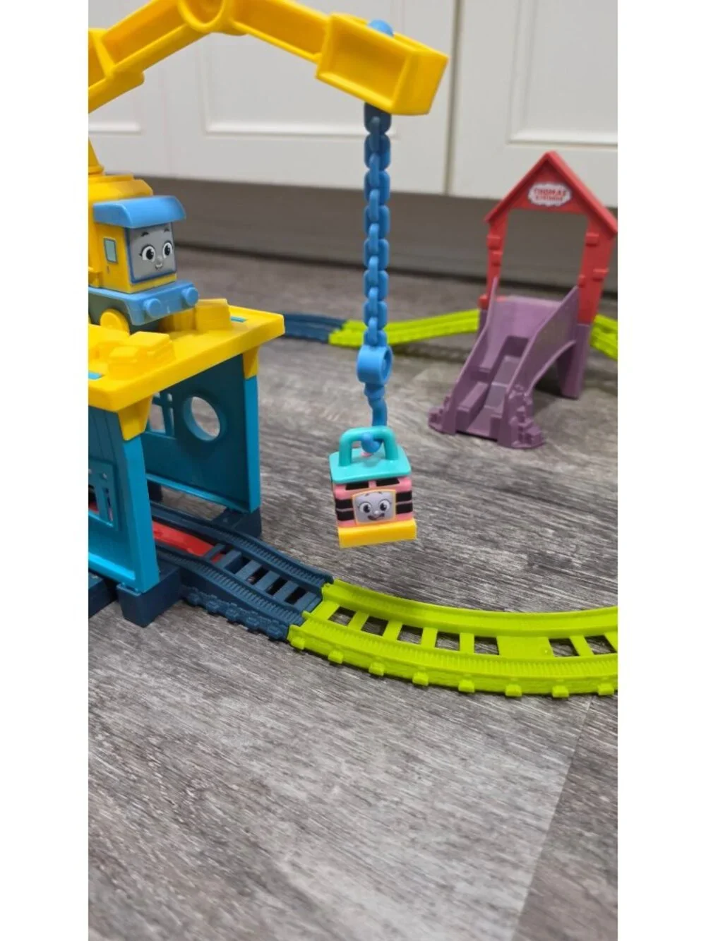 THOMAS FRIENDS FIX EM UP FRIENDS MOTORIZED TRAIN TRACK SET CARLY CRANE HDY58 LOT